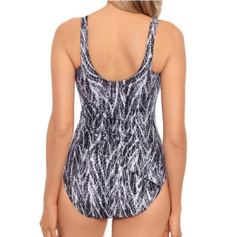 Miraclesuit Chevron Python Eclat One Piece Swimsuit Size 8
